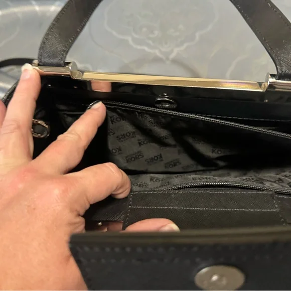 MICHAEL KORS WOMEN’S TILDA SAFFIANO LEATHER MEDIUM TOTE BLACK Used with … - Picture 6 of 16